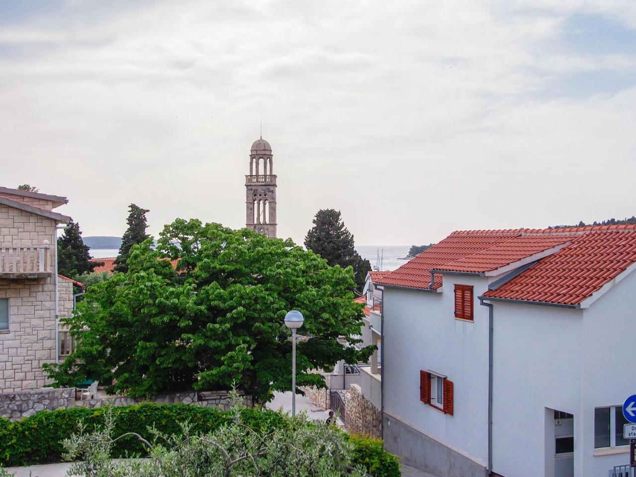 Apartments Dirk Hvar Town Buitenkant foto